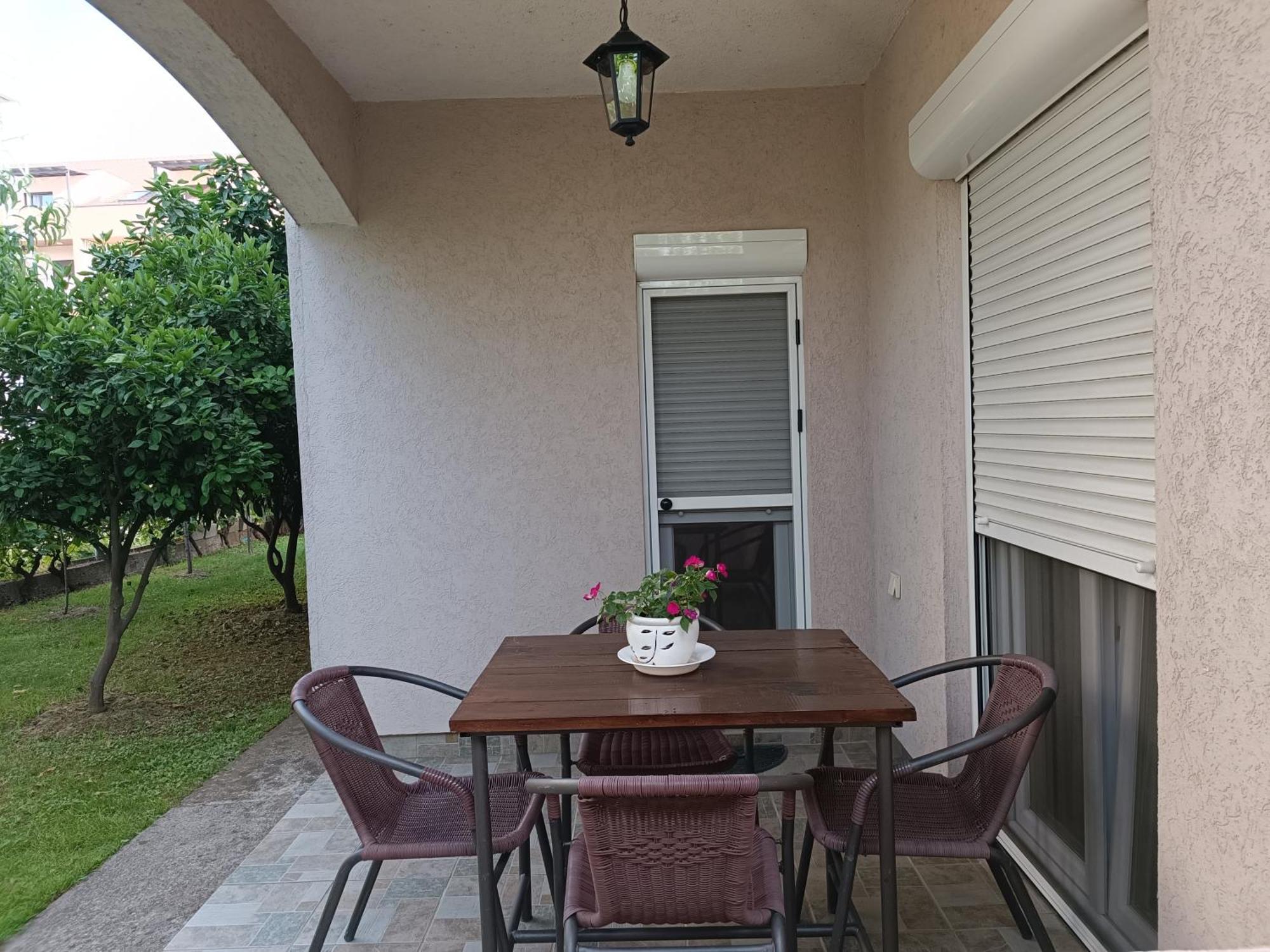Entire House Floor - 2-bedroom Cozy & Peaceful Daire