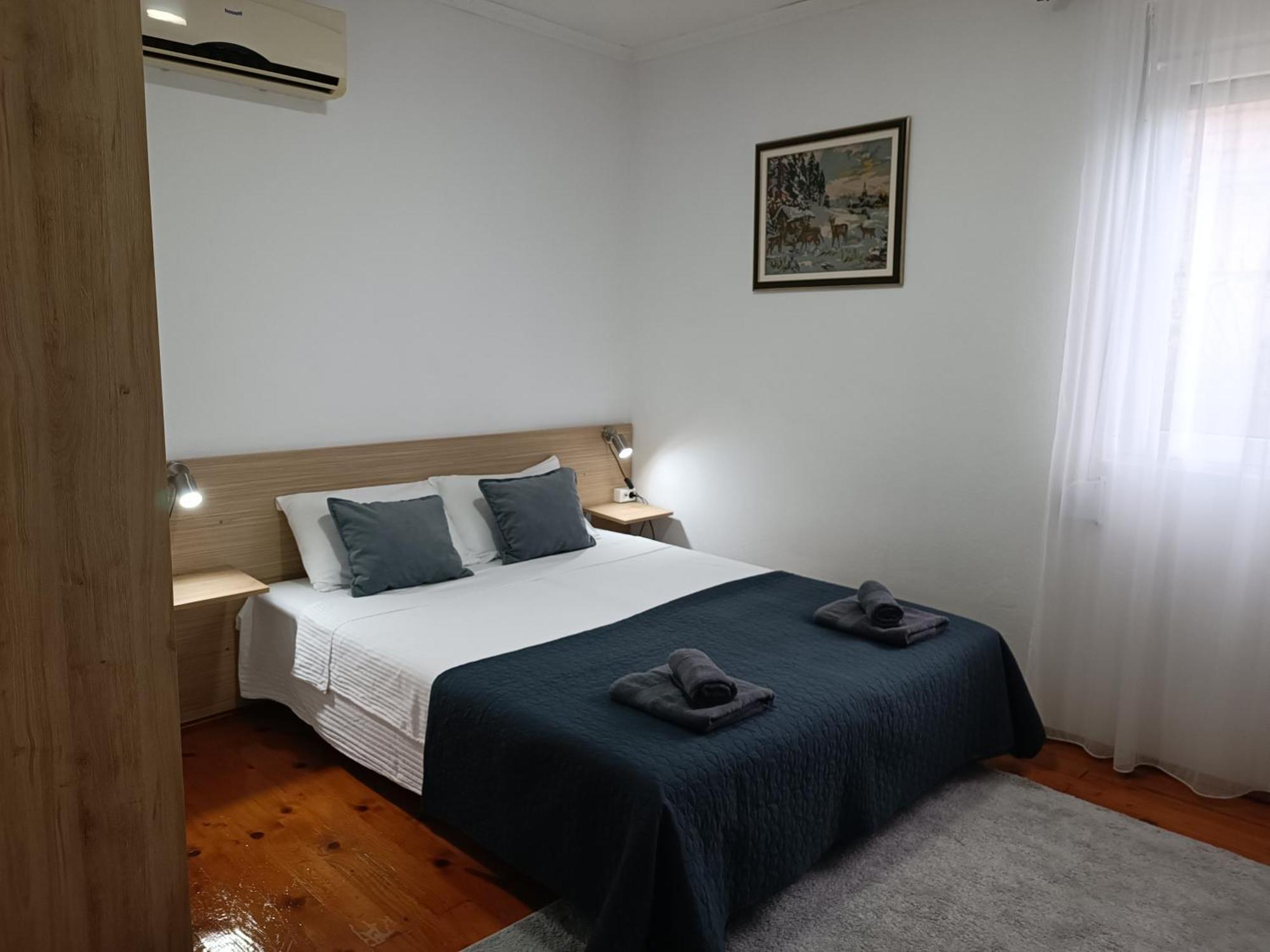 Entire House Floor - 2-bedroom Cozy & Peaceful Apartment Podgorica