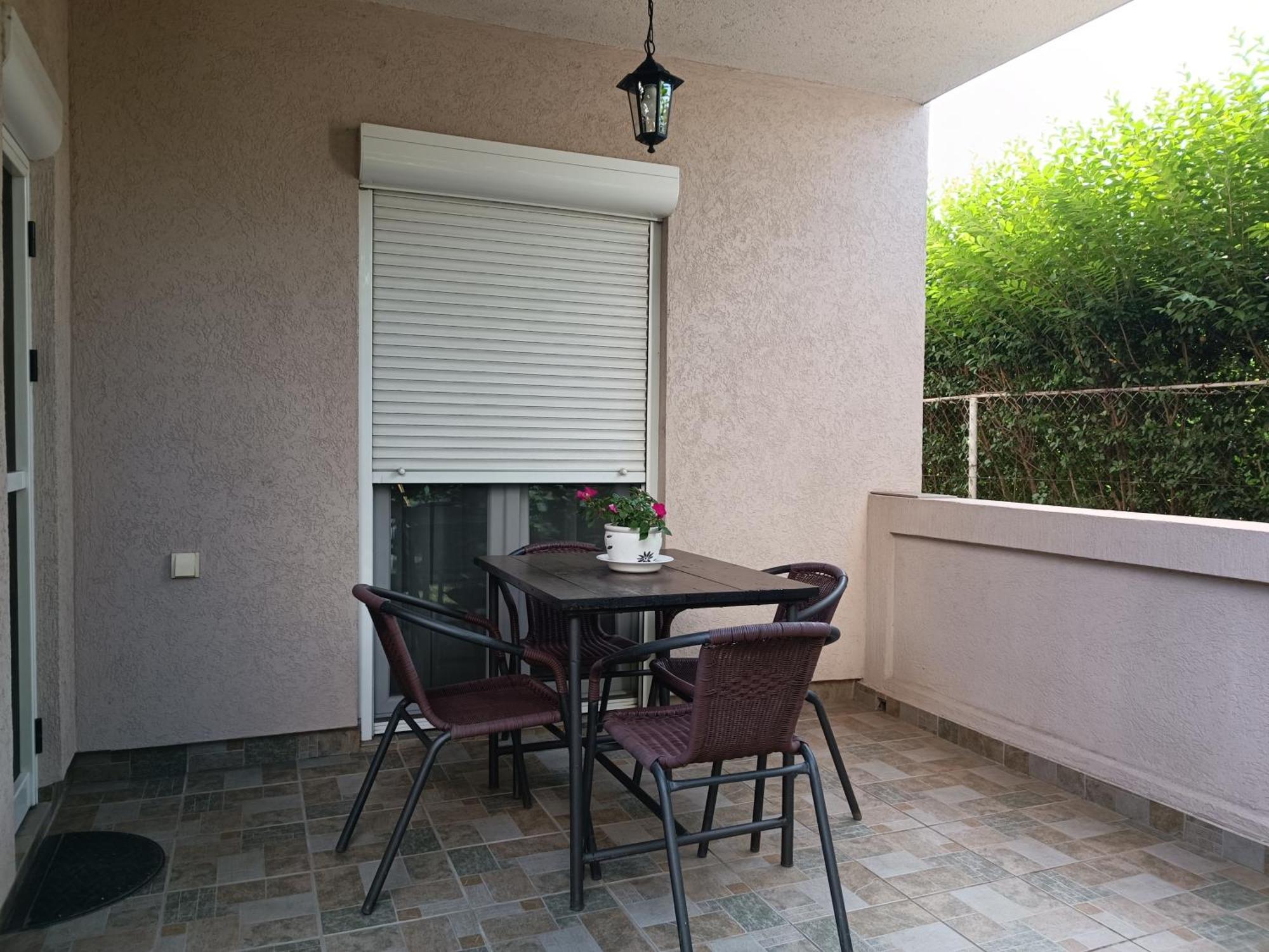 Entire House Floor - 2-bedroom Cozy & Peaceful Apartment Podgorica
